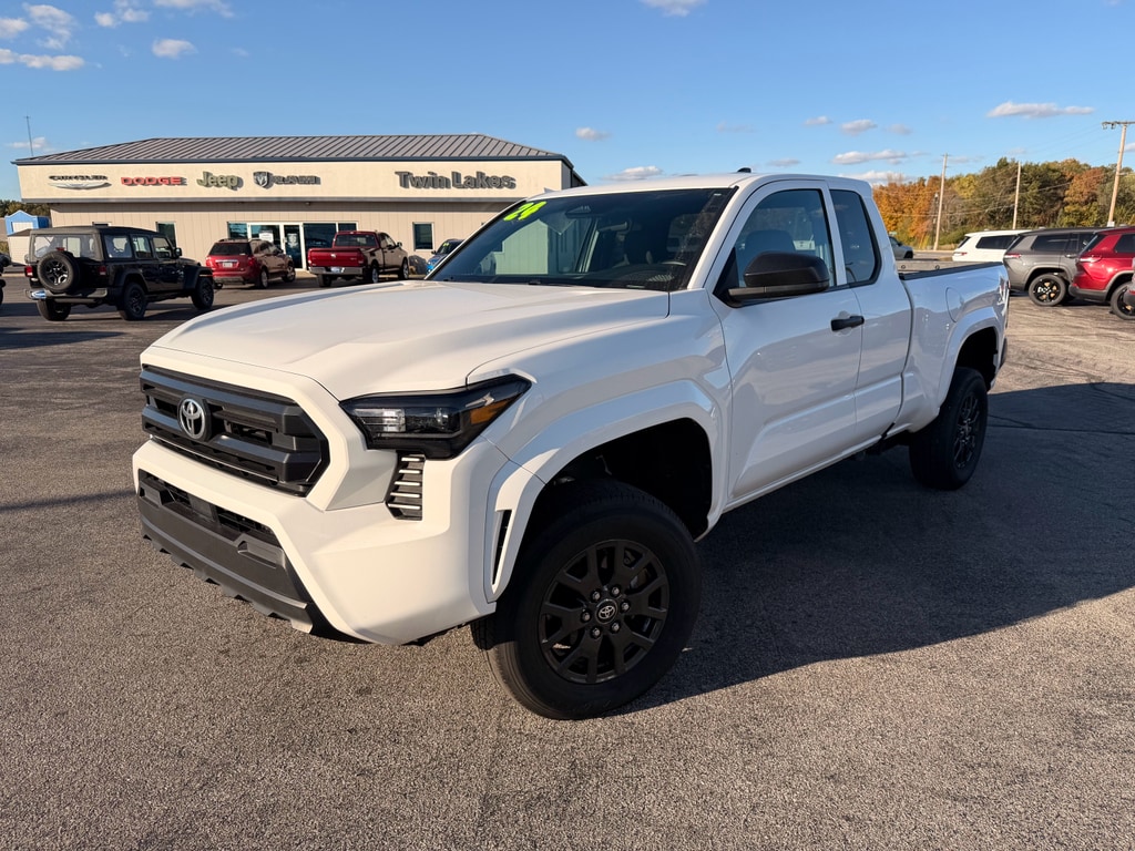 2024 Toyota Tacoma SR's photo