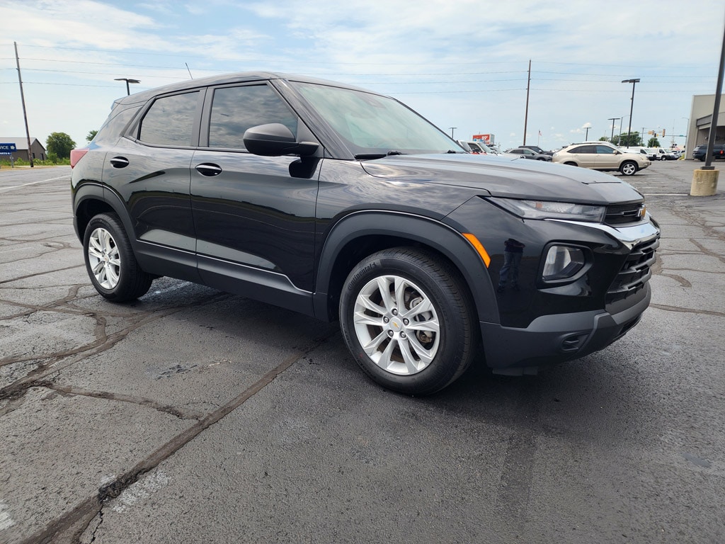 Used 2023 Chevrolet TrailBlazer LS with VIN KL79MMS2XPB000567 for sale in Watseka, IL