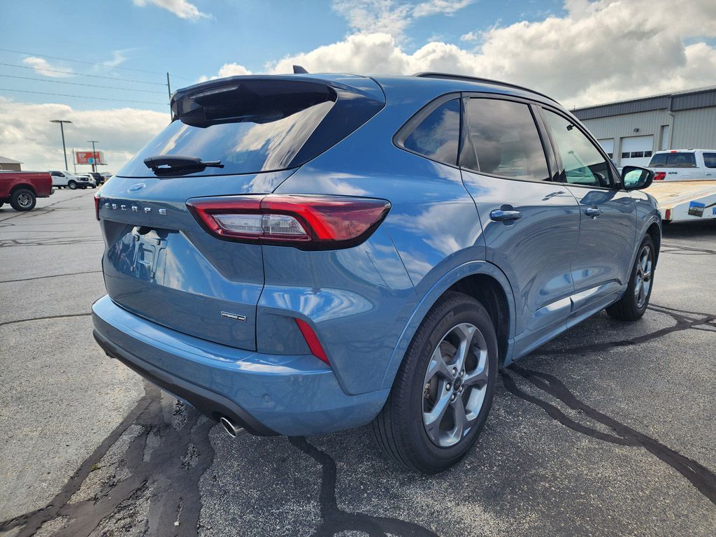2023 Ford Escape ST-Line Select photo 4