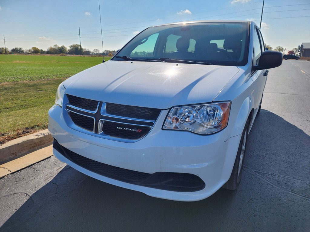 2019 Dodge Grand Caravan SE photo 2