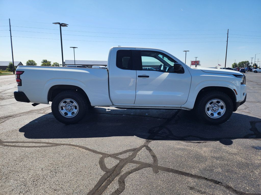 2022 Nissan Frontier S photo 3