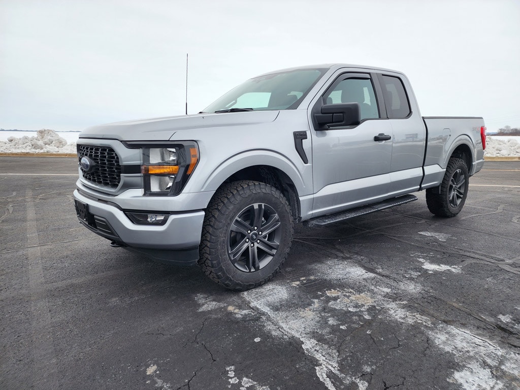 2023 Ford F-150 XL's photo
