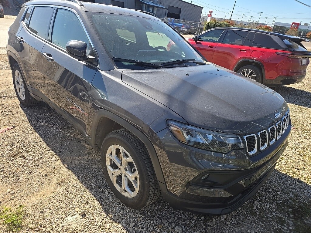 Used 2024 Jeep Compass Latitude SUV