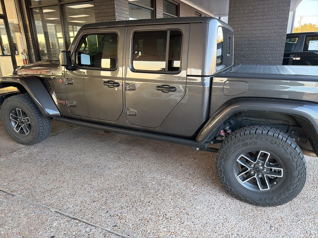 New 2025 Jeep Gladiator Mojave Truck