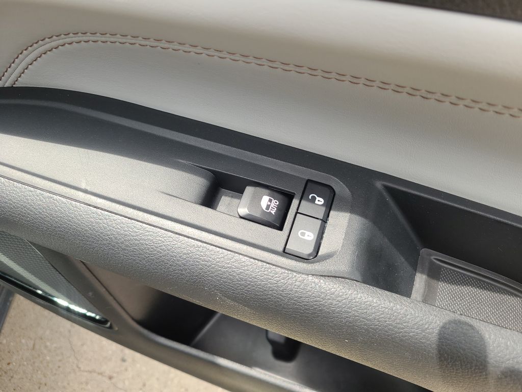 2025 Jeep Compass Limited - Photo 9