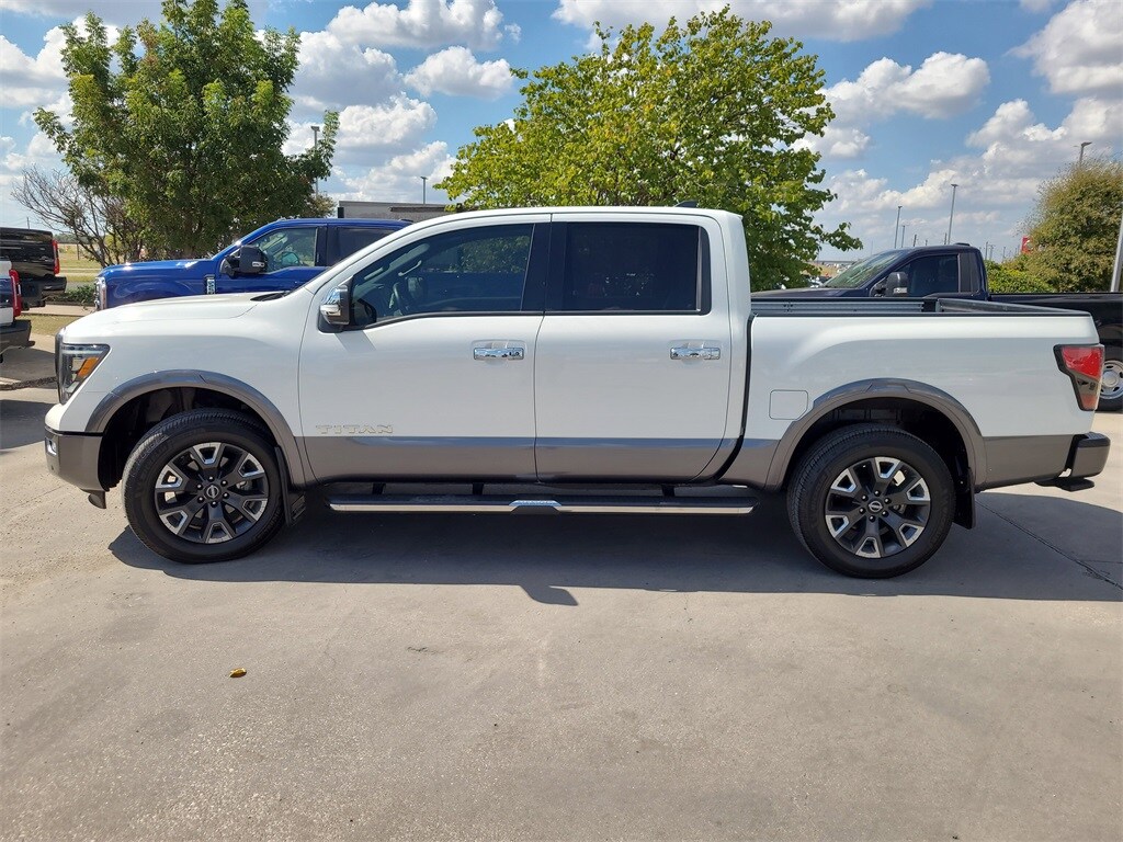 2024 Nissan Titan Platinum Reserve photo 3