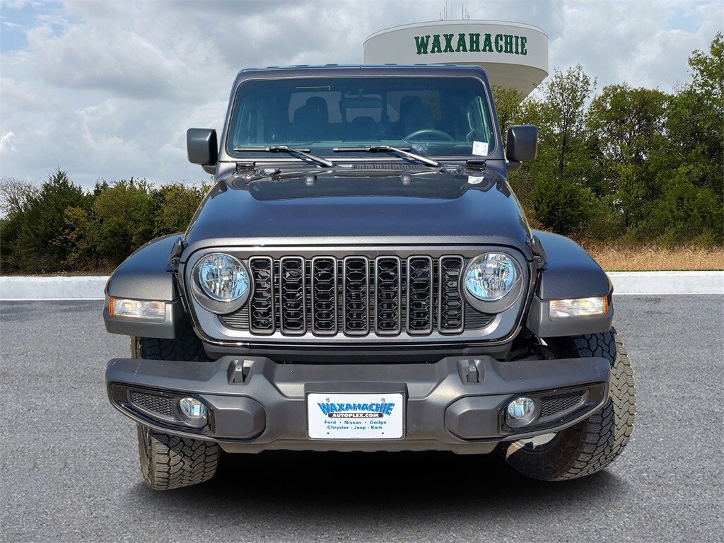 2024 Jeep Gladiator Sport photo 2