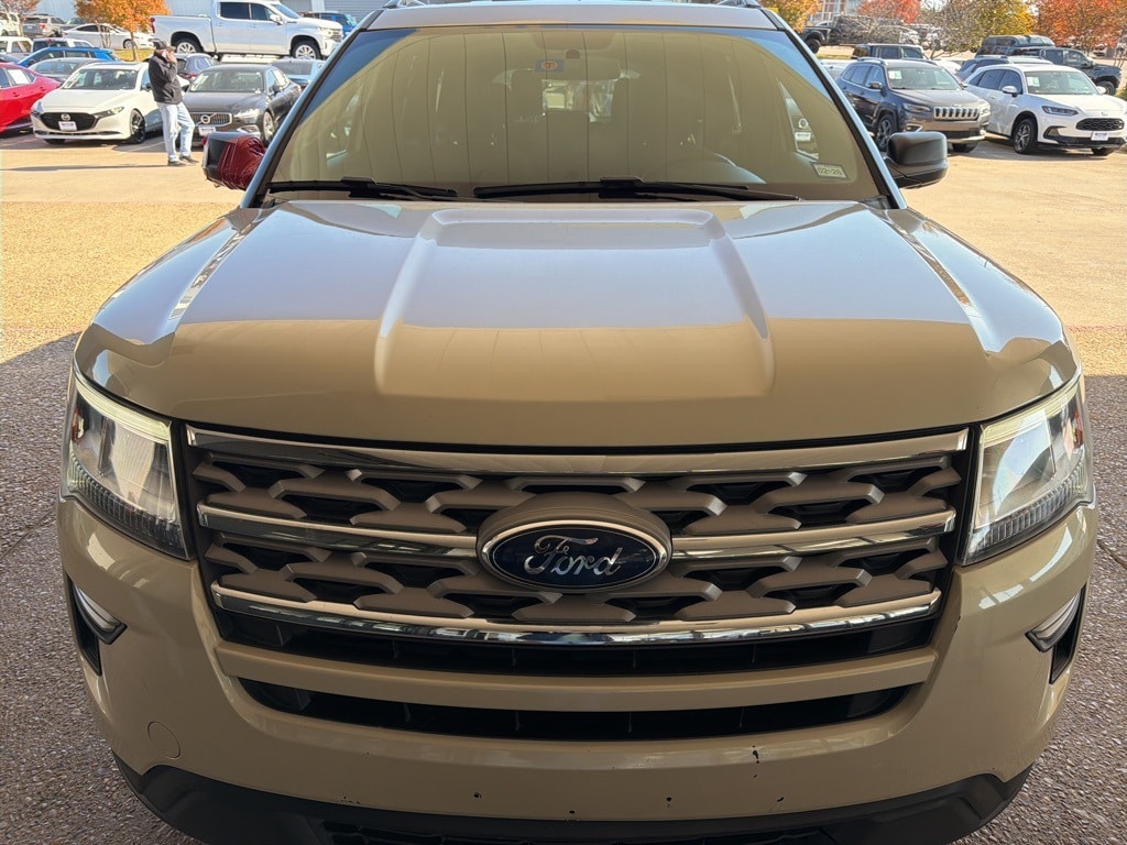 2018 Ford Explorer XLT's photo