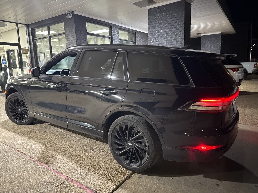 2024 Lincoln Aviator Reserve photo 3