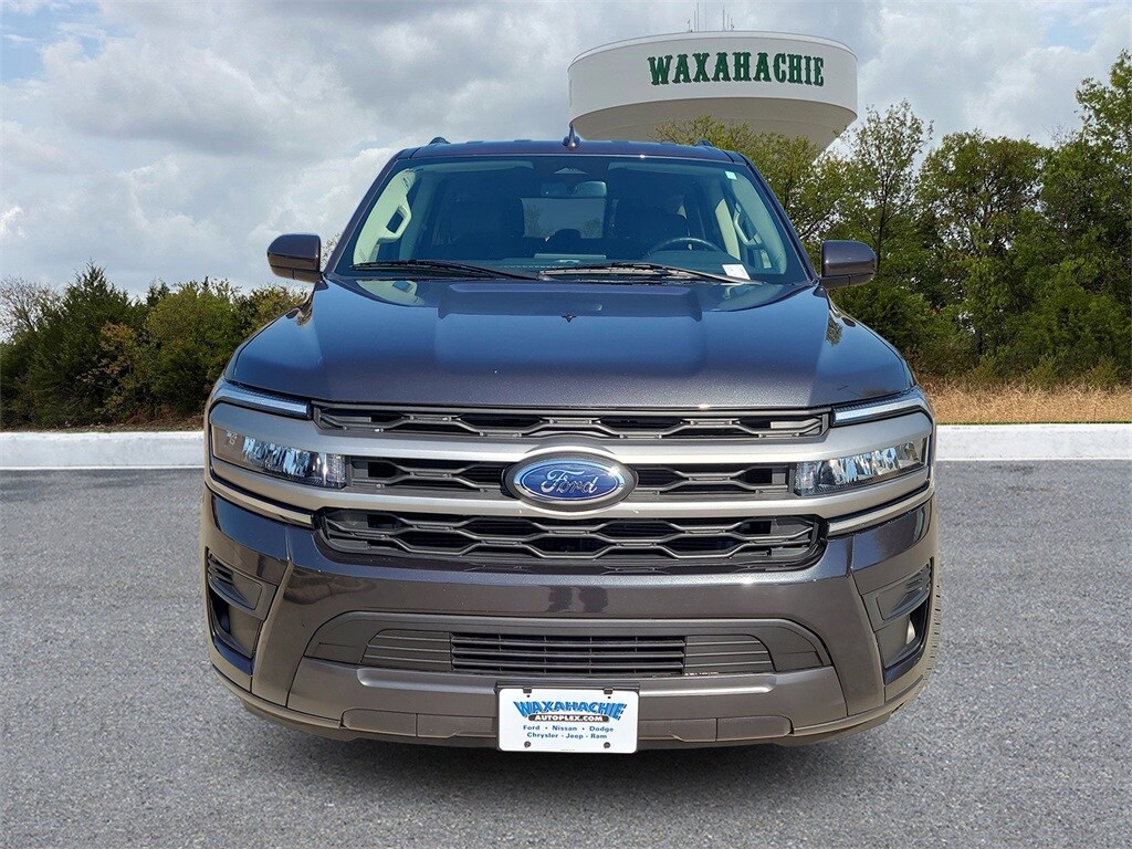2024 Ford Expedition XLT photo 2