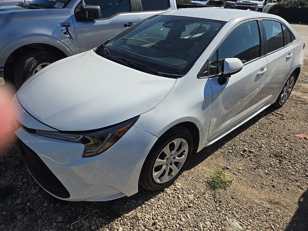 2025 Toyota Corolla LE's photo