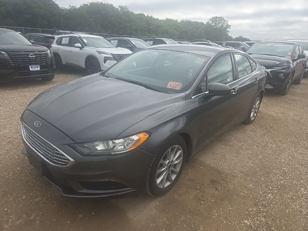 Used 2017 Ford Fusion SE Sedan