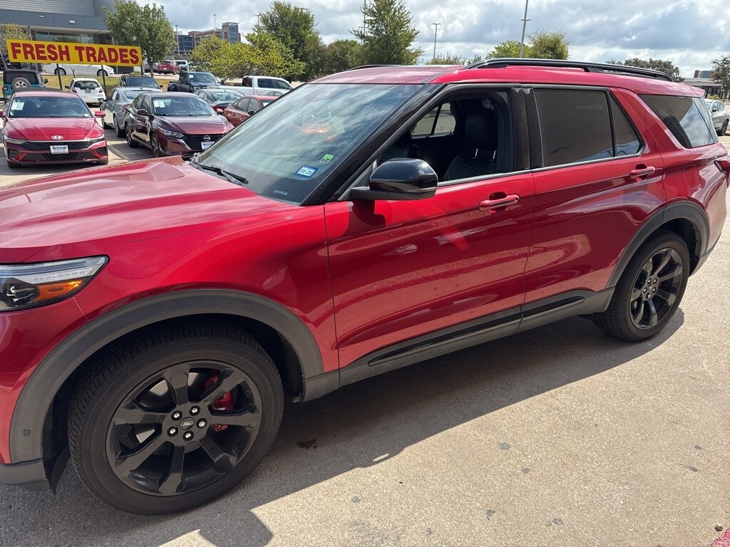 2020 Ford Explorer ST photo 2