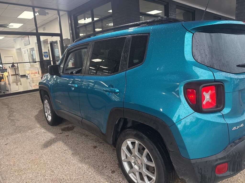 Used 2022 Jeep Renegade Latitude SUV