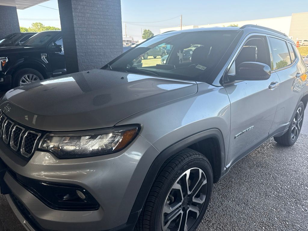 2023 Jeep Compass Limited 4X4's photo