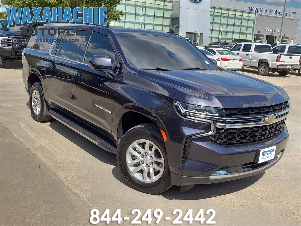 2023 Chevrolet Suburban LS's photo