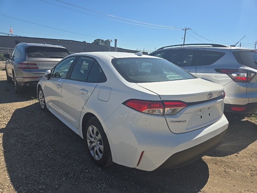 Used 2024 Toyota Corolla LE with VIN 5YFB4MDE1RP166217 for sale in Northfield, Minnesota
