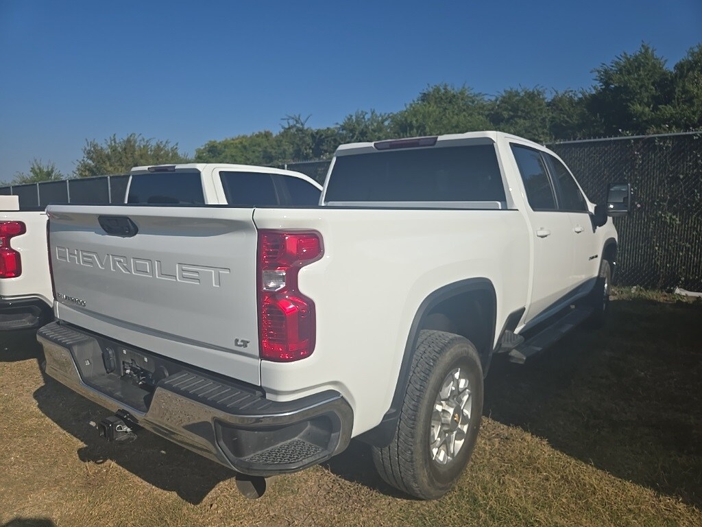 2024 Chevrolet Silverado 2500HD LT photo 3