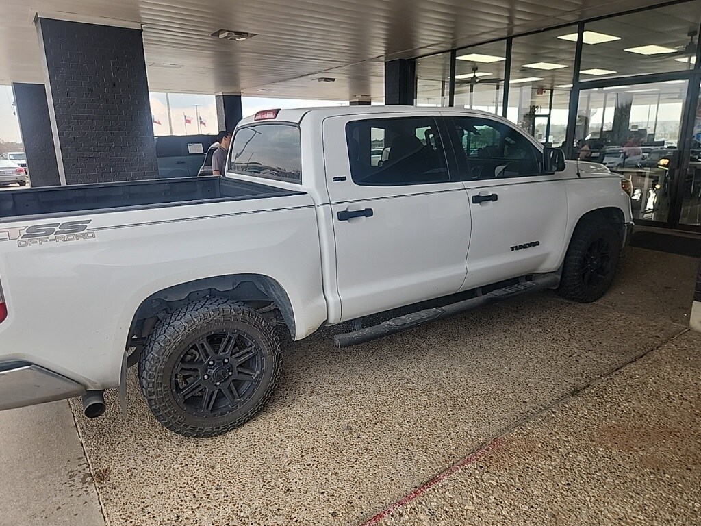 2018 Toyota Tundra SR5 photo 3
