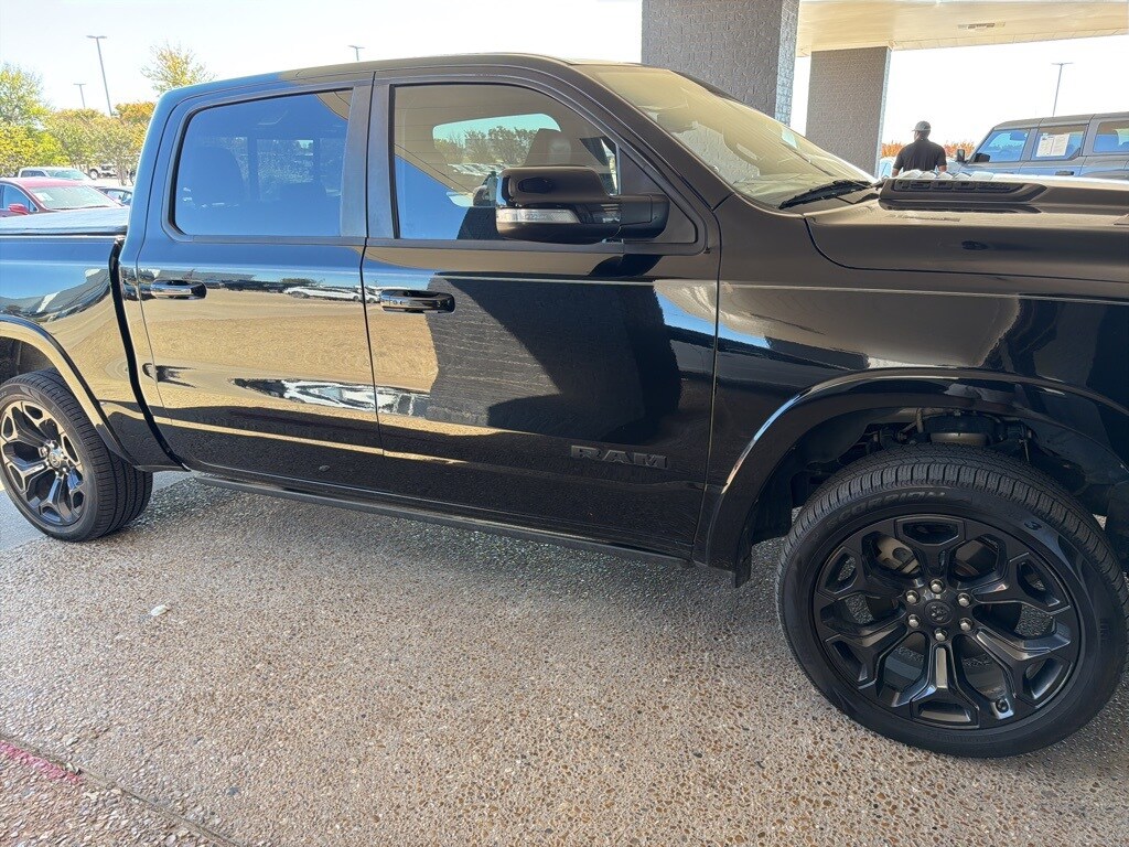 2022 Ram 1500 Limited photo 2