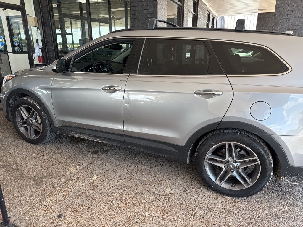 Used 2017 Hyundai Santa Fe SE Ultimate with VIN KM8SR4HF7HU224266 for sale in Waxahachie, TX
