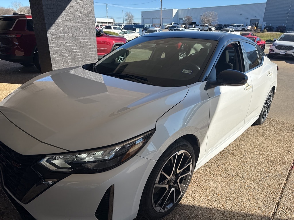 2024 Nissan Sentra SR's photo