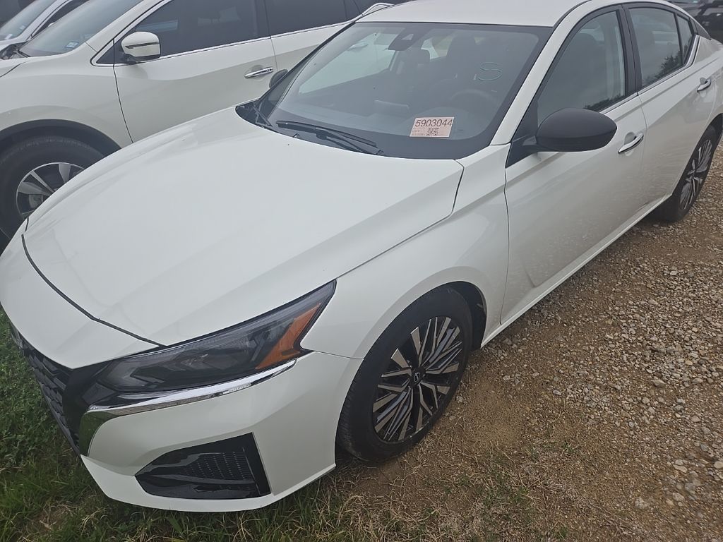 2025 Nissan Altima SV