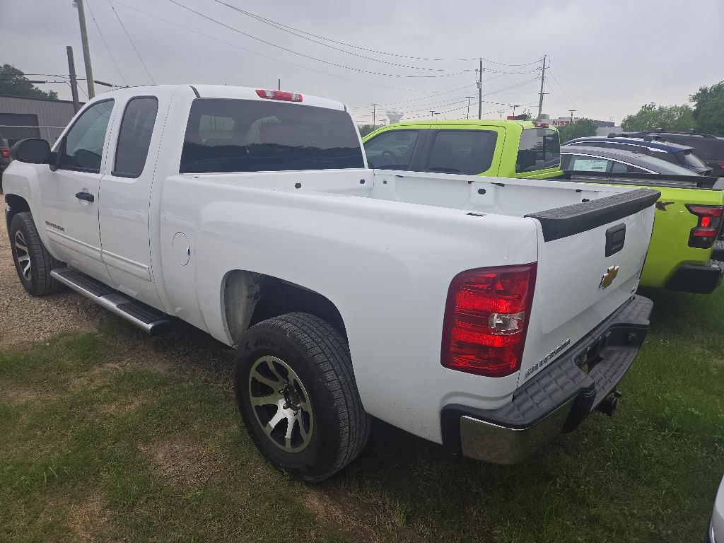 Used 2013 Chevrolet Silverado 1500 LS with VIN 1GCRCREA7DZ316694 for sale in Waxahachie, TX