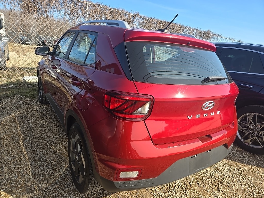 Used 2025 Hyundai Venue SEL SUV