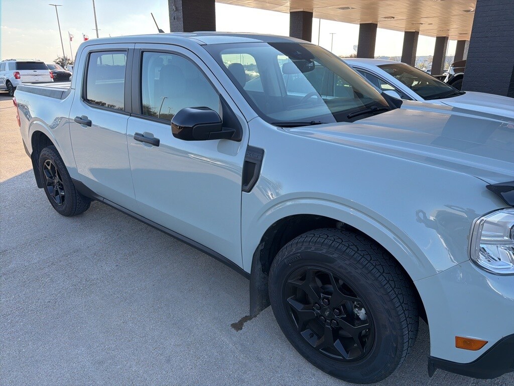 2024 Ford Maverick XLT photo 2