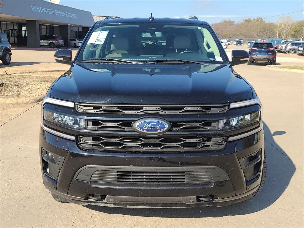 2022 Ford Expedition XLT photo 2