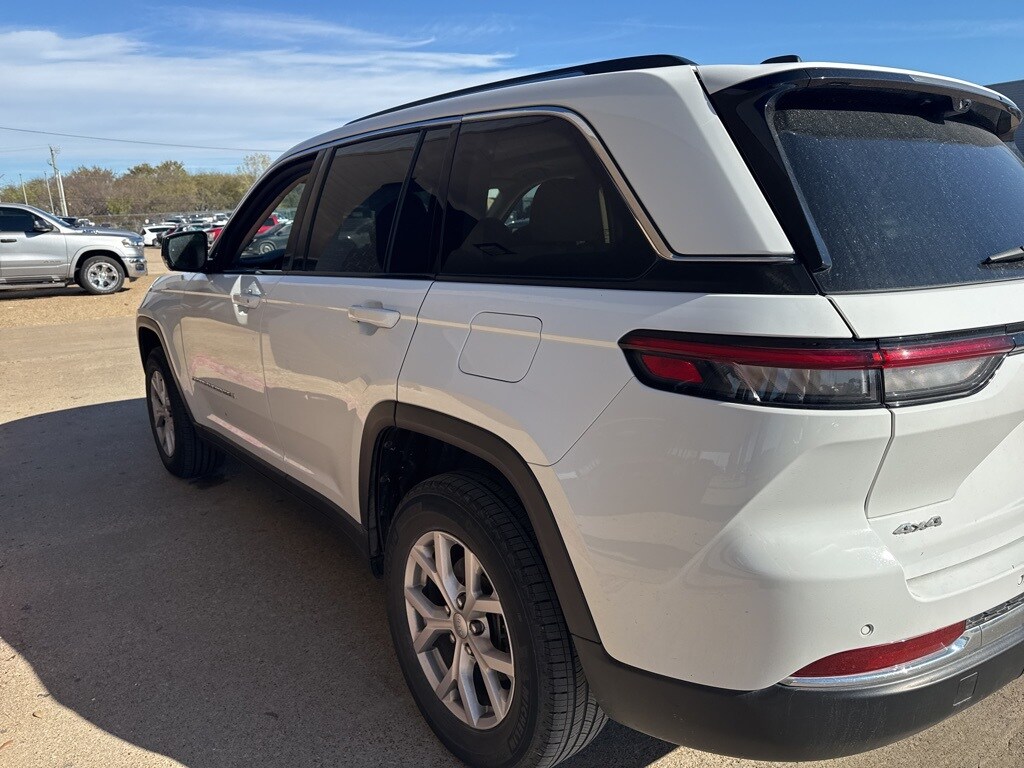 2022 Jeep Grand Cherokee Limited photo 2