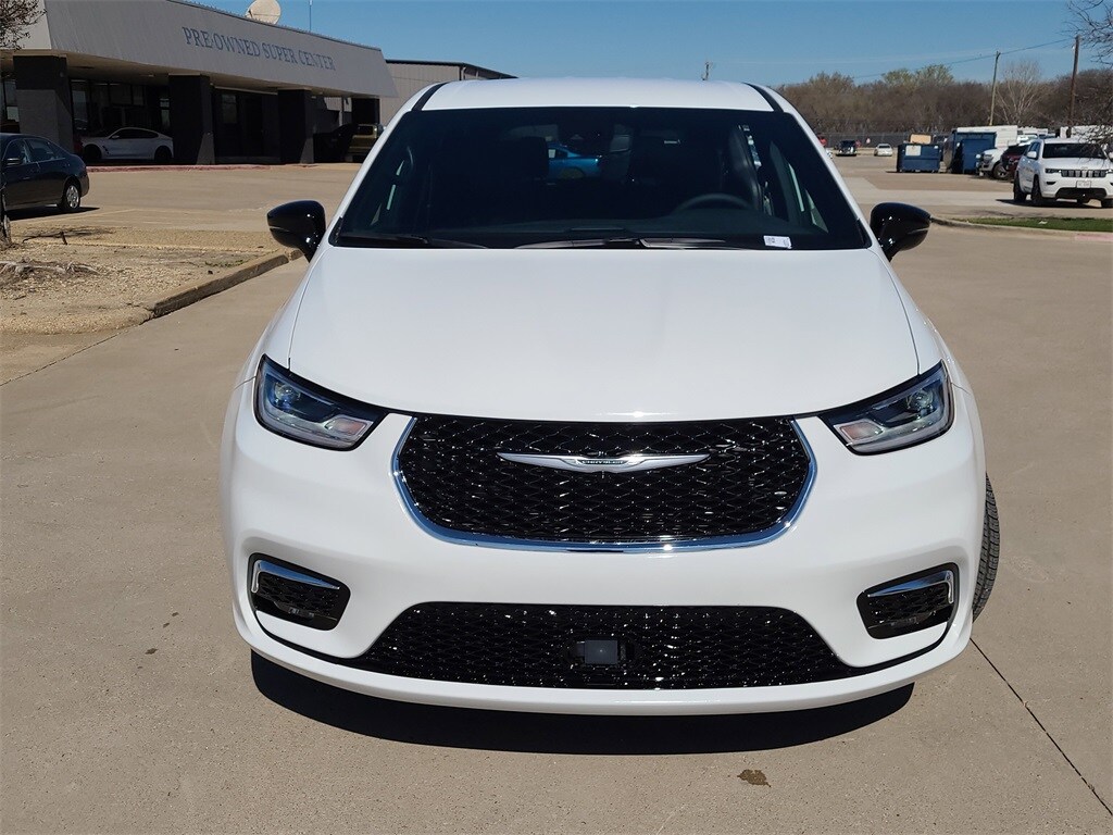 Used 2026 Chrysler Pacifica Select Minivan/Van