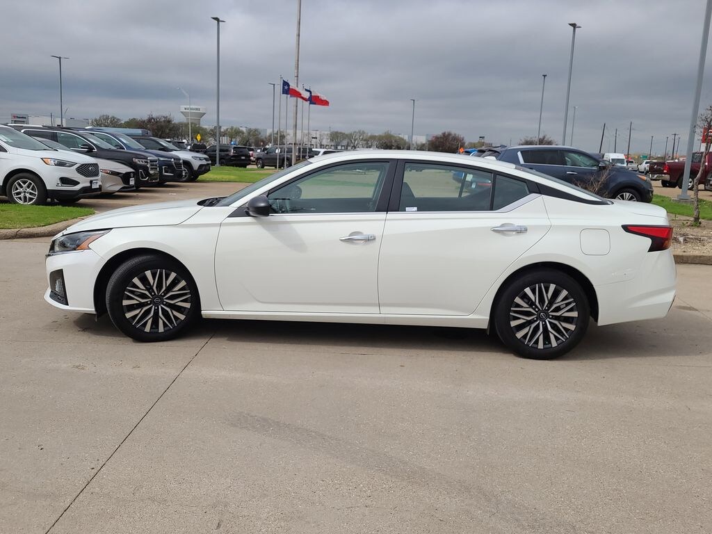 Used 2025 Nissan Altima 2.5 SV Sedan