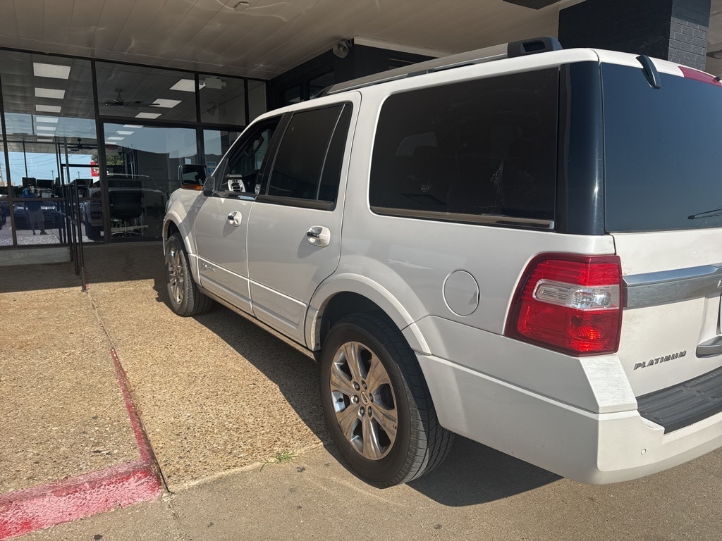 Used 2015 Ford Expedition Platinum with VIN 1FMJU1LT5FEF31674 for sale in Waxahachie, TX