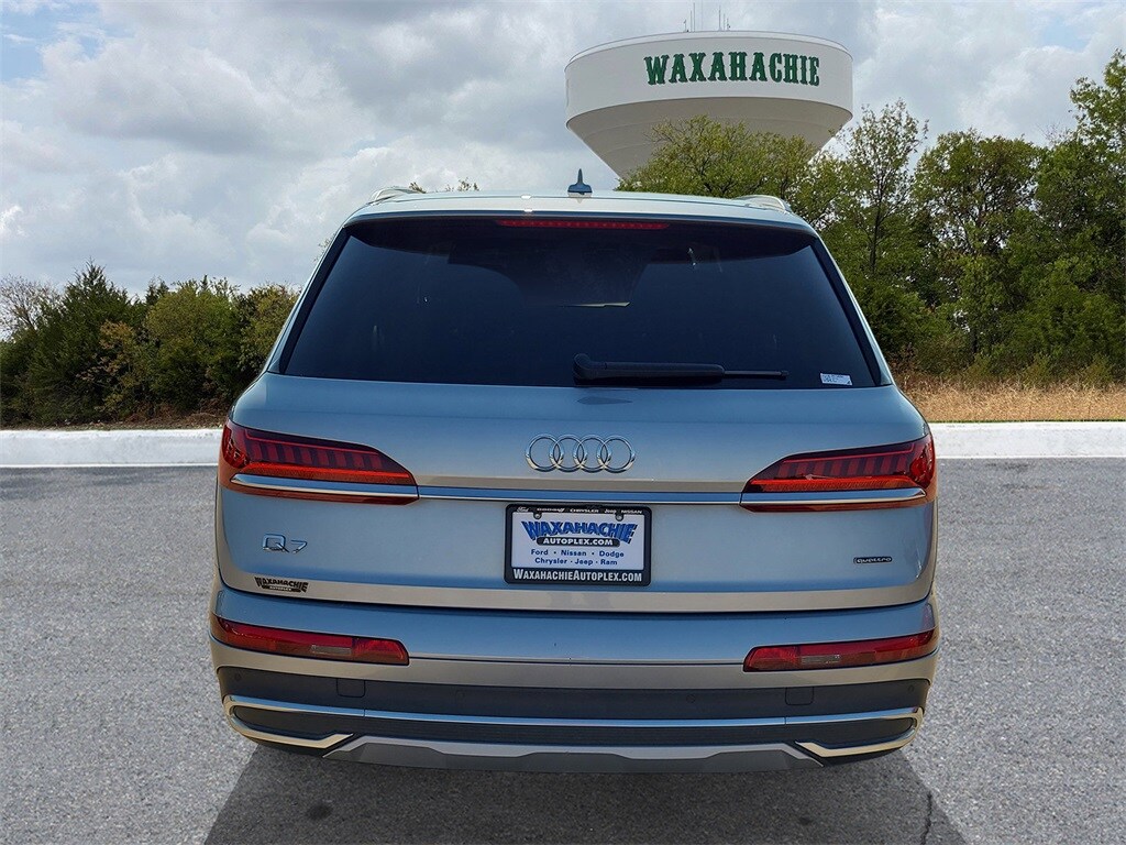 2023 Audi Q7 45 Premium photo 2