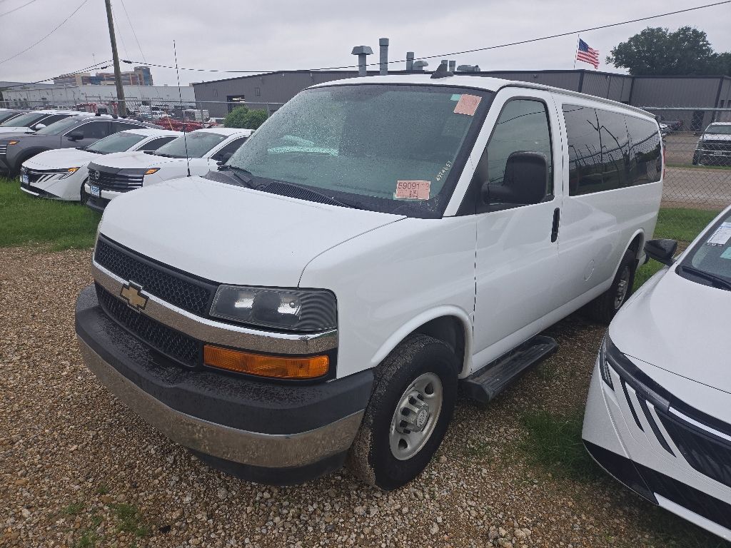 2017 Chevrolet Express 3500 LS's photo