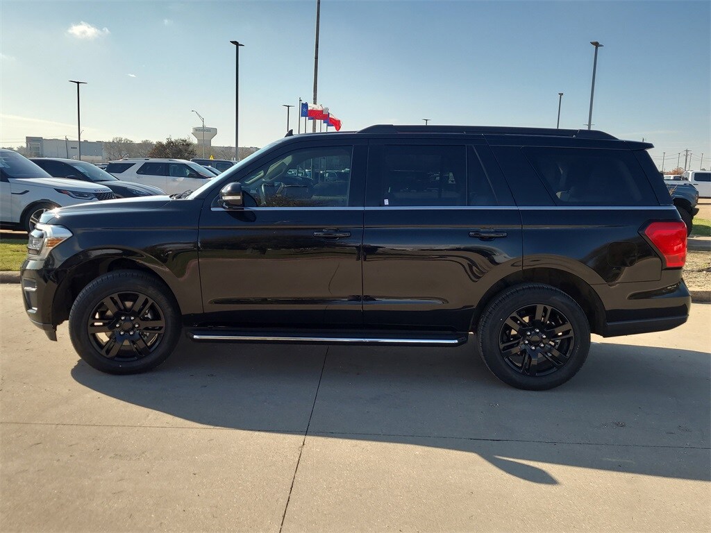 2022 Ford Expedition XLT photo 3