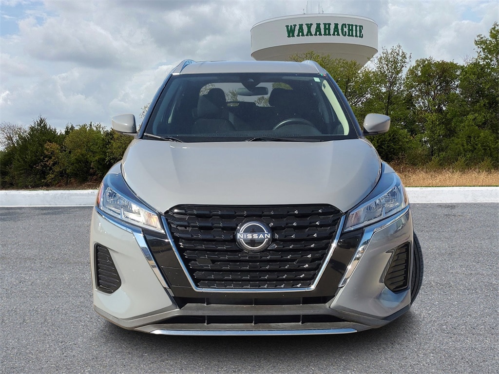 Used 2022 Nissan Kicks SV with VIN 3N1CP5CV0NL496766 for sale in Waxahachie, TX