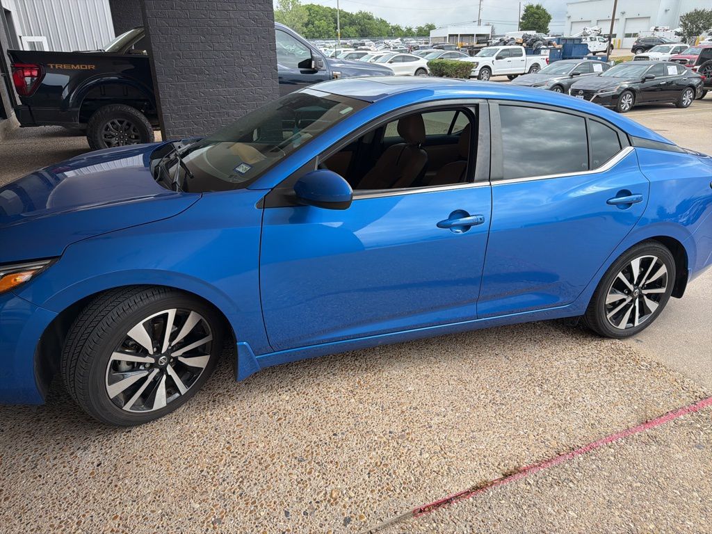 2023 Nissan Sentra SV CVT's photo