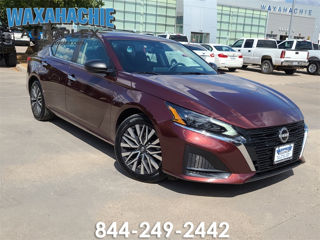 2025 Nissan Altima SV's photo