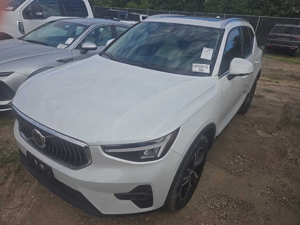 2023 Volvo XC40