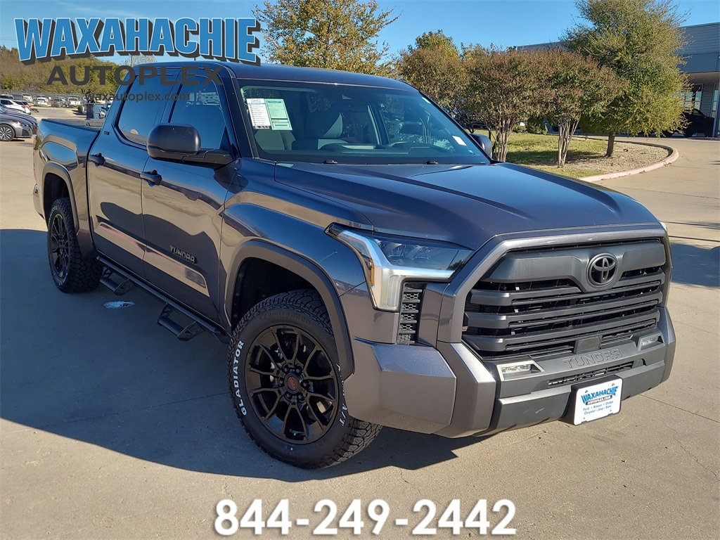2023 Toyota Tundra SR5's photo