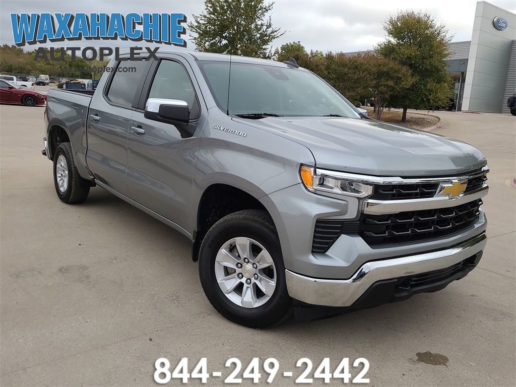 2025 Chevrolet Silverado 1500 LT's photo