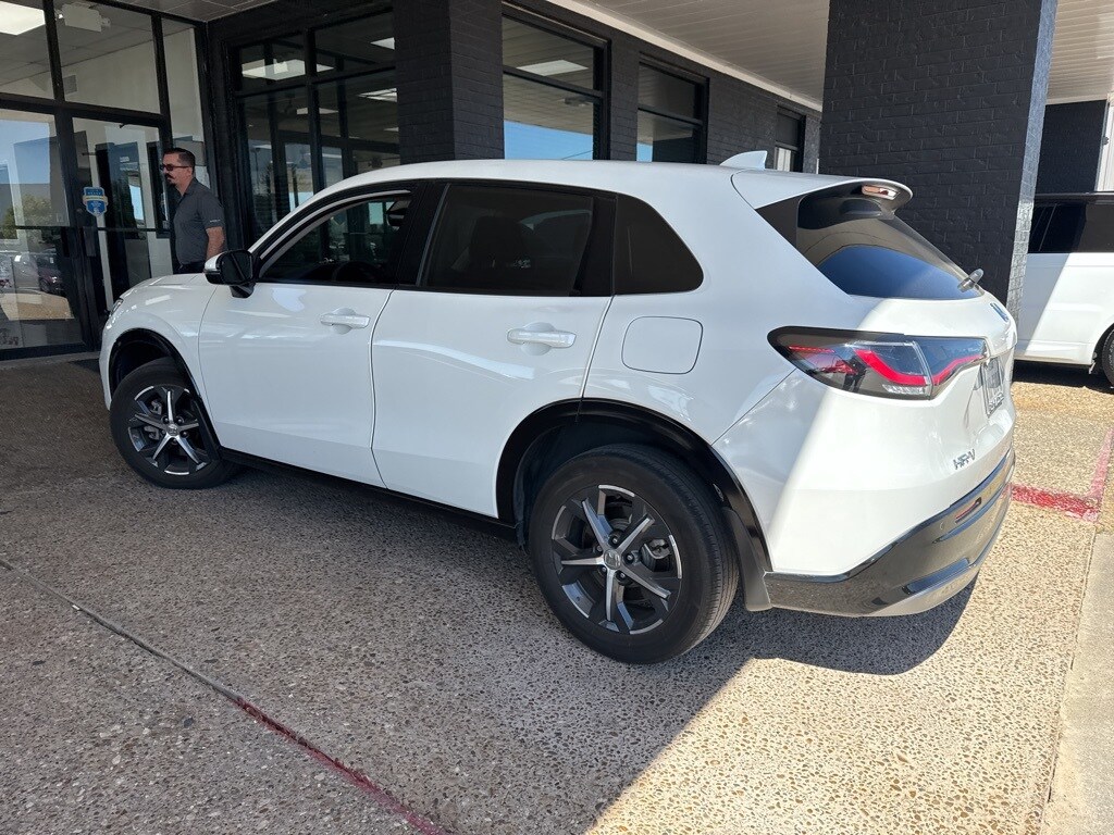 2024 Honda HR-V EX-L photo 3