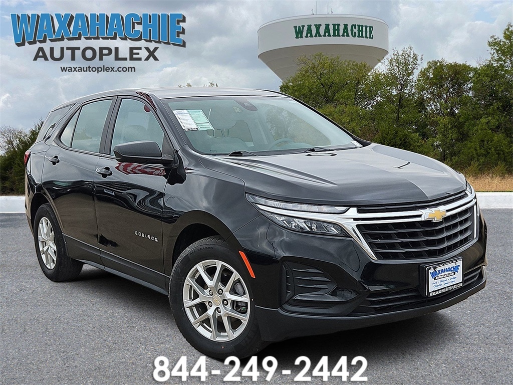 2023 Chevrolet Equinox LS's photo