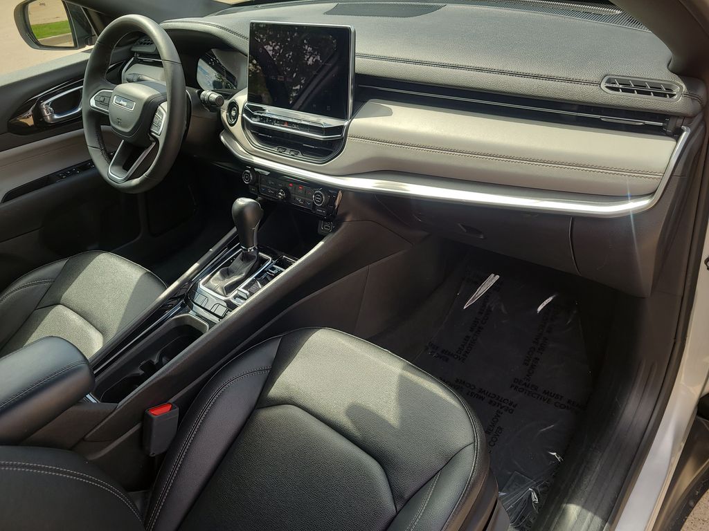 2025 Jeep Compass Limited - Photo 10