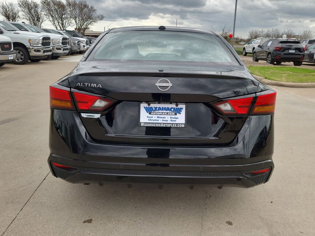 Used 2025 Nissan Altima 2.5 SV Sedan
