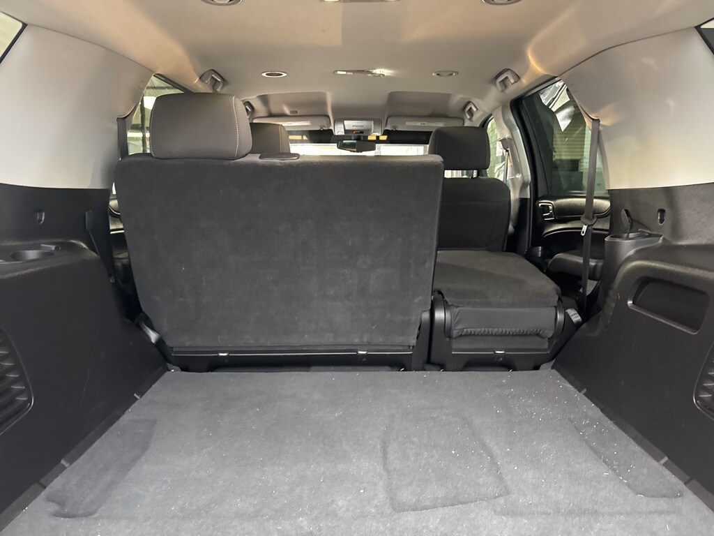 2019 Chevrolet Tahoe LS photo 3