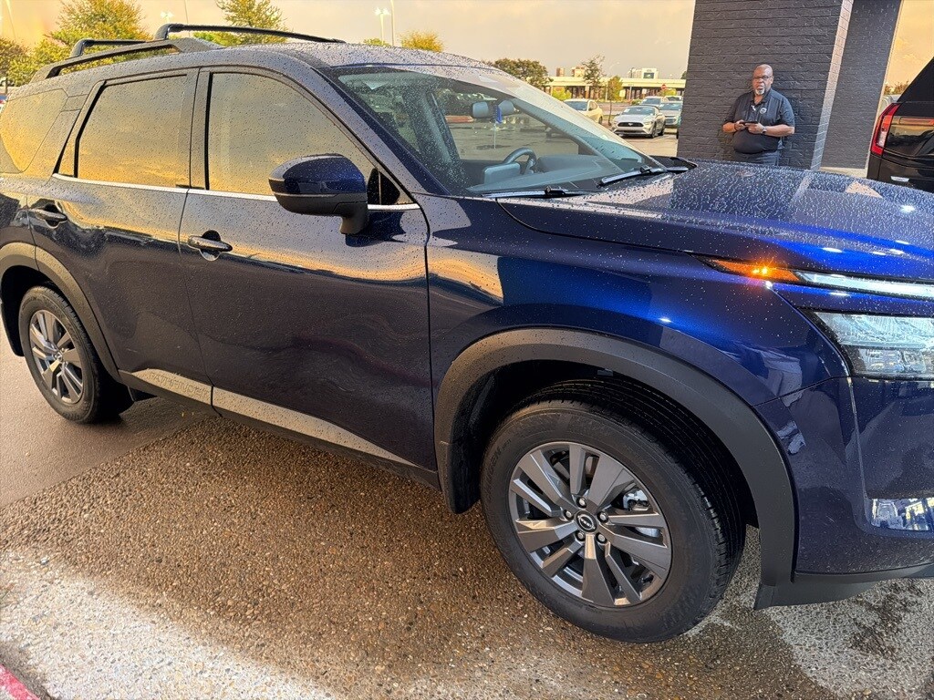 Used 2025 Nissan Pathfinder SV SUV